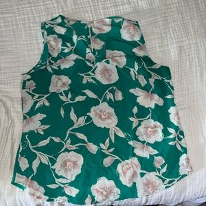 Renee C Sleeveless Floral Blouse - Size L